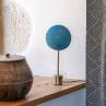 APAPA Laiton / Bleu paon Lampe à poser globe tissé H40cm