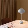FLOWERPOT VP3 gris clair mat Lampe de table Métal H50cm